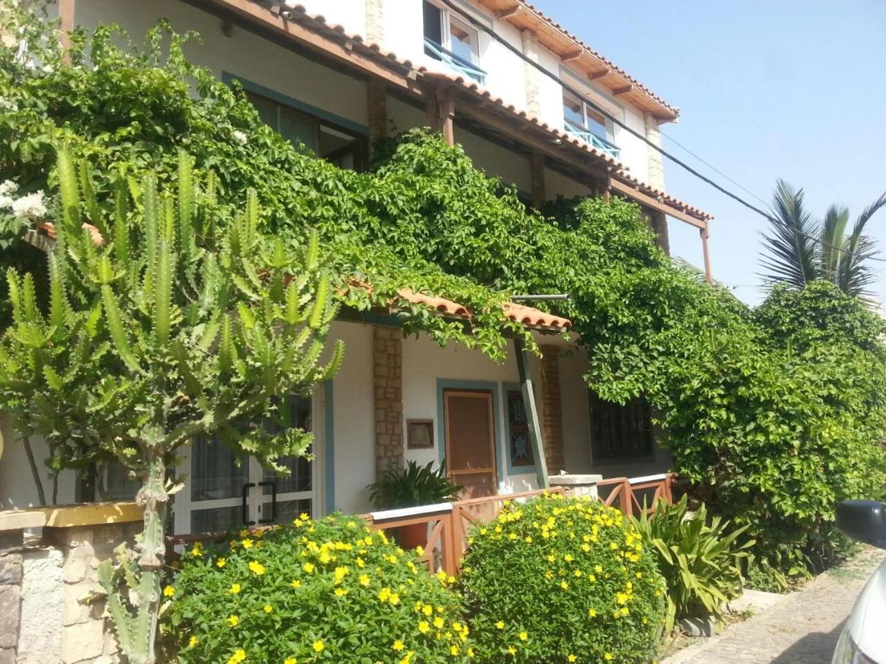 Pensao Alcinda Bettencourt 100 Meters To The Beachfront Santa María Exterior foto